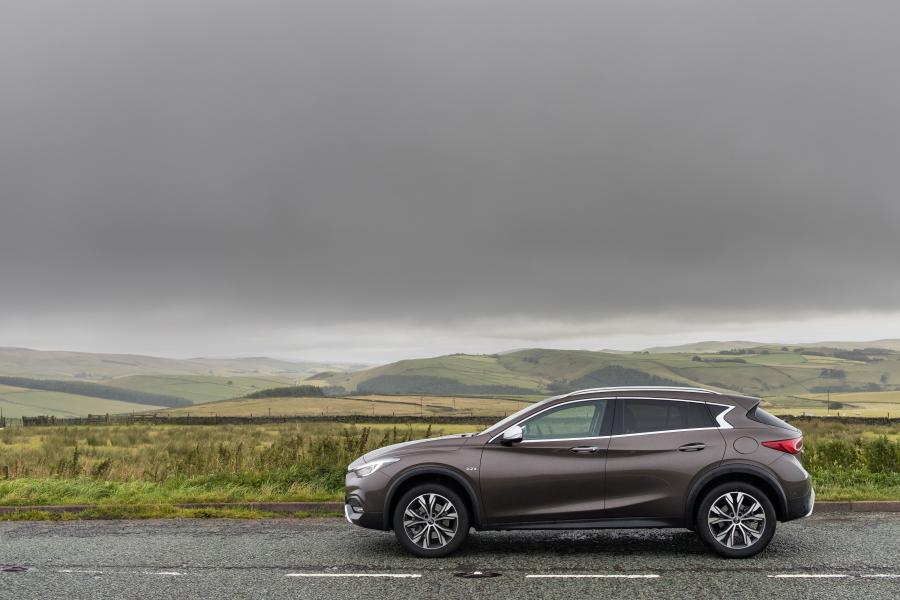  Infiniti QX30 2.2d AWD 2016 года  (WW) (фото 35 из 38)